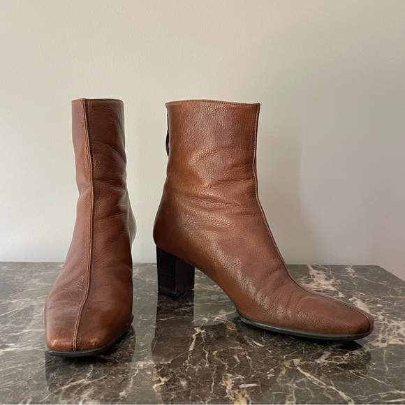 60% Off! 1990s Stuart Weitzman Brown Leather Square Toe Western Booties 6 - 6.5 - Picture 2 of 5